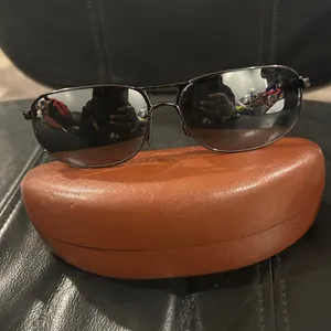 Maui Jim Black Aviator Sunglasses thumbnail 3