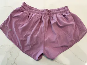 Lululemon 2.5" Hotty Hot Low Rise thumbnail 3