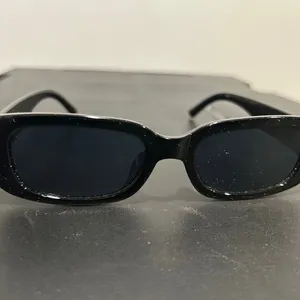 Stylish Black Sunglasses thumbnail 3