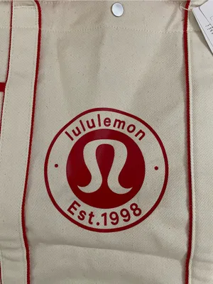 Lululemon NWT Daily Multi Pocket Canvas Tote Bag 20L Cream Red Trim thumbnail 7