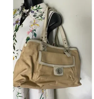 COACH Medium/ Large Leather Tan White Shoulder Bag thumbnail 9