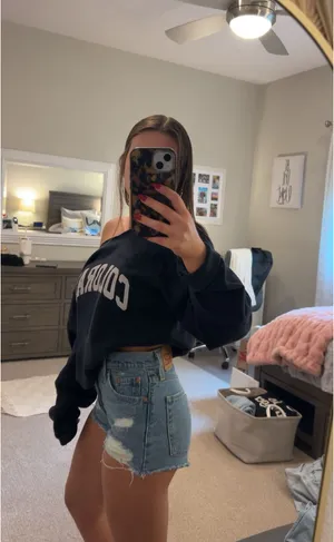 Levi’s Jean 501 Shorts Button Fly Denim thumbnail 2