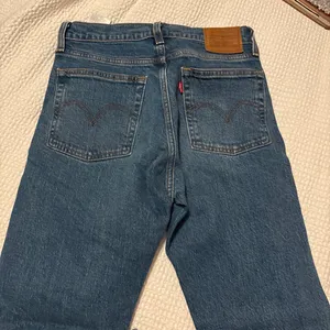Levi’s Wedgie Jeans Size 26 thumbnail 2