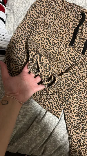 Amazon Joggers thumbnail 3
