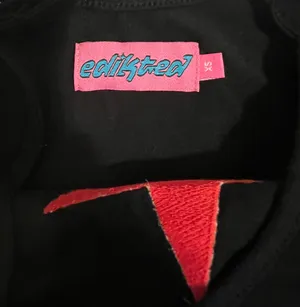 Edikted Red star top thumbnail 4