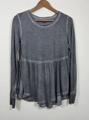 Hollister Women’s Medium Gray Mineral Wash Babydoll Peplum Long Sleeve Top thumbnail 1