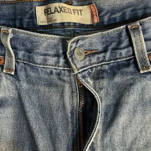 Levi’s 550 Denim Relaxed Fit. Waist:36 ,Inseam: 27 inches thumbnail 11