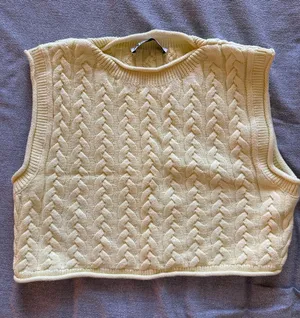 Zara Pale Yellow Cable-Knit Cropped Vest thumbnail 1
