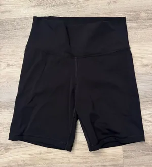Aritzia TnAction biker shorts thumbnail 1