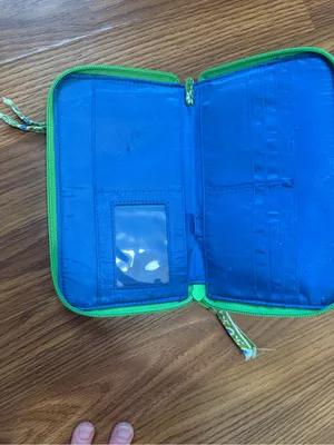 VTG Vera Bradley Quilted Apple Green Daisy Retired Zip Wallet. thumbnail 5