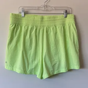 Athleta High-Rise Weekender Run Short in Tequila Green Size XL thumbnail 2