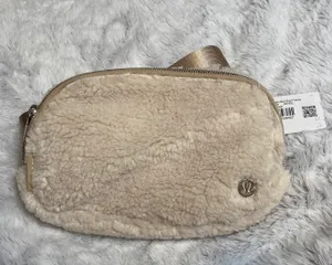 Lululemon Everywhere Fleece Belt Bag thumbnail 2