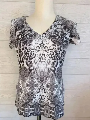 Apt 9 black & white abstract print embellished short sleeve top Size Small thumbnail 1
