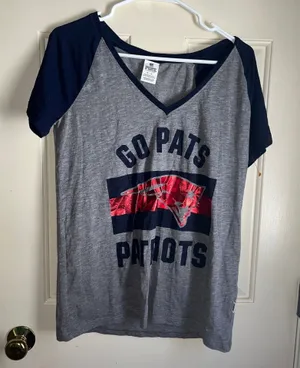 Victoria's Secret PINK NFL New England Patriots Go Pats Raglan V-Neck T-Shirt. P thumbnail 1