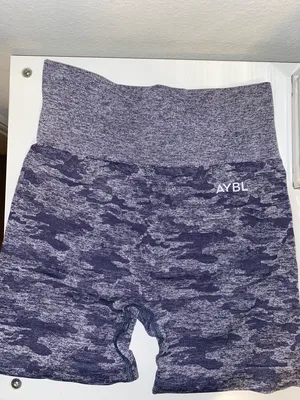 evolve camo seamless long sleeve crop top and shorts set thumbnail 8