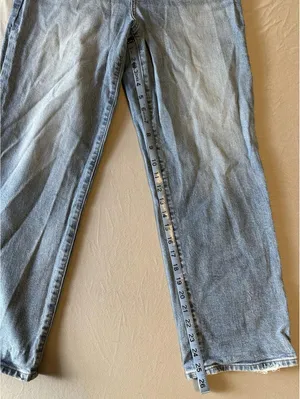 Express Relaxed Straight Ankle High-Rise Jeans Size 6R Light Wash thumbnail 3