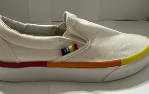 Vans Classic Slip On Size 6 Mems 7 Women Rainbow Foxing Pride White Rainbow thumbnail 1