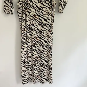 Torrid NWT Maxi Studio Knit Midi Dress Watercolor Zebra Tan Brown Orange Size 2X thumbnail 11