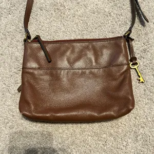 Fossil brown leather medium size crossbody bag‎ thumbnail 2