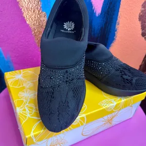 Yellow Box Womens 7.5 Liam Slip On Sneakers‎ Black Lace Rhinestone NIB thumbnail 6