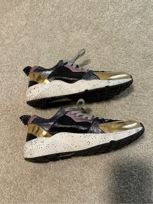 P448 Women's Black Sneakers with Gold Toe & Pink Trim thumbnail 2