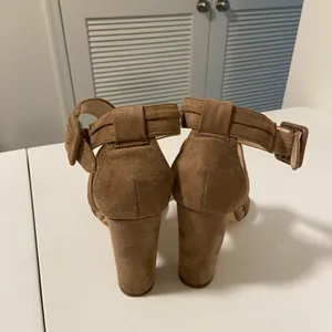 Forever 21‎ tan suede criss-cross strap heels — size 9 thumbnail 4
