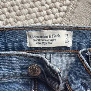 Abercrombie & Fitch 90’s Slim Straight Leg Jeans thumbnail 5
