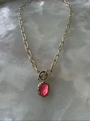 Kendra Scott Daphne Convertible Gold Link and Chain Necklace in coral pink mother of pearl thumbnail 2