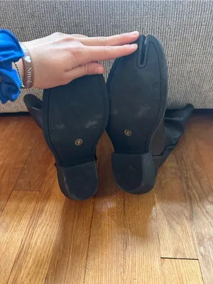 Amazon *Two right foot* Split Toe boots thumbnail 3