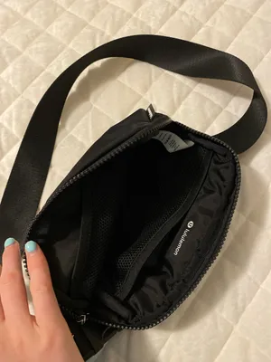 Black lululemon belt bag thumbnail 3