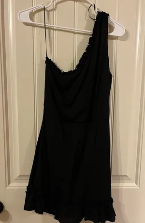 Black, one shoulder dress Size M thumbnail 1