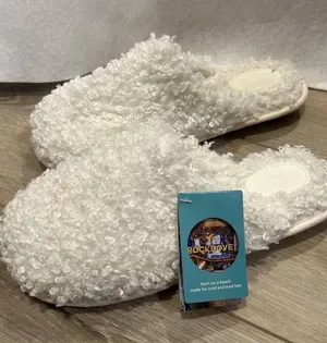 RockDove Women's Twirl Fleece Cozy Scuff Slippers Indoor Non-Slip Sz 7-8 M White thumbnail 1