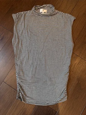 Socialite Black and White Striped Mock Neck Tank Size Medium - C67-121 thumbnail 1