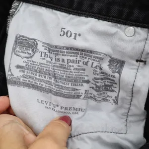 Levi's Denim Shorts Womens 28 501 Premium Black Distressed Cut Off Excellent thumbnail 4