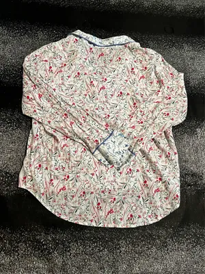 Womens medium Victoria's Secret long sleeve button up pajama top thumbnail 2