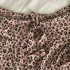 American Eagle Cheetah Off The Shoulder Top thumbnail 4