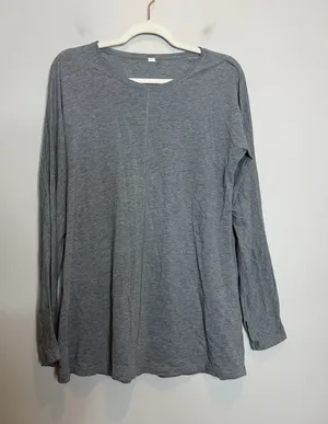 Lululemon Women’s L 10 12 Gray Long Sleeve Tunic Top Thumbholes Relaxed Fit thumbnail 1