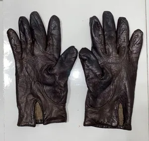 Women’s Dark brown leather gloves with cashmere lining. Size Medium. thumbnail 1