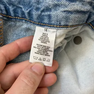 Aeropostale Baggy Jorts Denim Shorts 14 Light Wash Distressed Raw Hem Cotton thumbnail 2