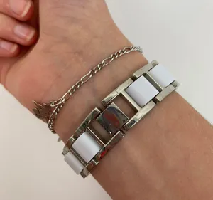 White And Silver Modern Fashion Watch thumbnail 2