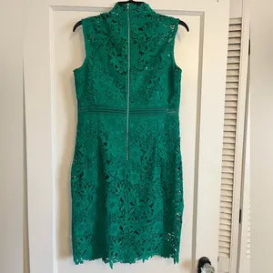 Bardot lace body con cocktail dress thumbnail 4