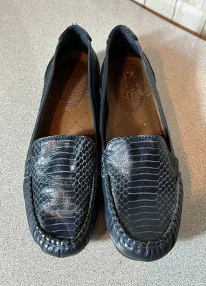 Womens‎ Bare traps Blue Loafer Size 7 Leather thumbnail 1