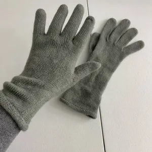 EUC women’s soft knit long foldable medium gray‎ warm winter gloves accessories thumbnail 1
