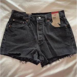 Levi’s 501 Shorts thumbnail 1