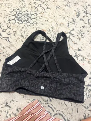 Lululemon thumbnail 2