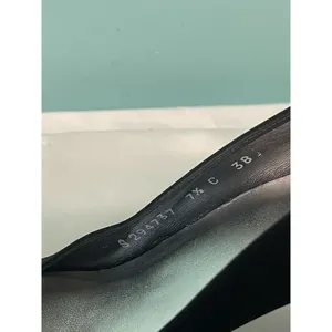 Stuart‎ Weitzman Black Suede Heels - Sz 7.5 Classic Elegance S-255 thumbnail 6