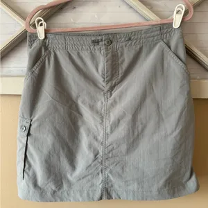 PATAGONIA Women's Size 8 Skort Skirt Mini Nylon Outdoors‎ Gray Pockets thumbnail 1