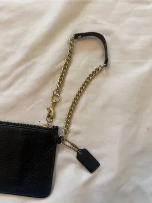 COACH | Madison wristlet black and gold thumbnail 5