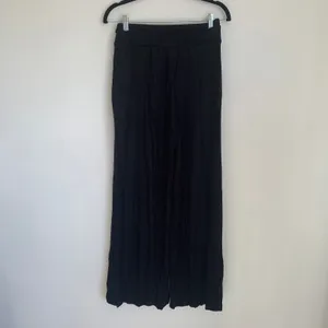 NWT Lulu's‎ Drawstring Flare Lounge Pants in Black thumbnail 3