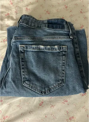 Hollister Low-Rise Baggy Jeans thumbnail 2